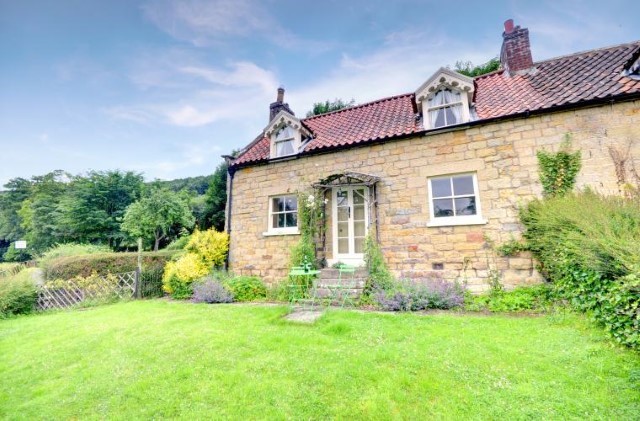 Stay in a beautiful location with Original Cottages